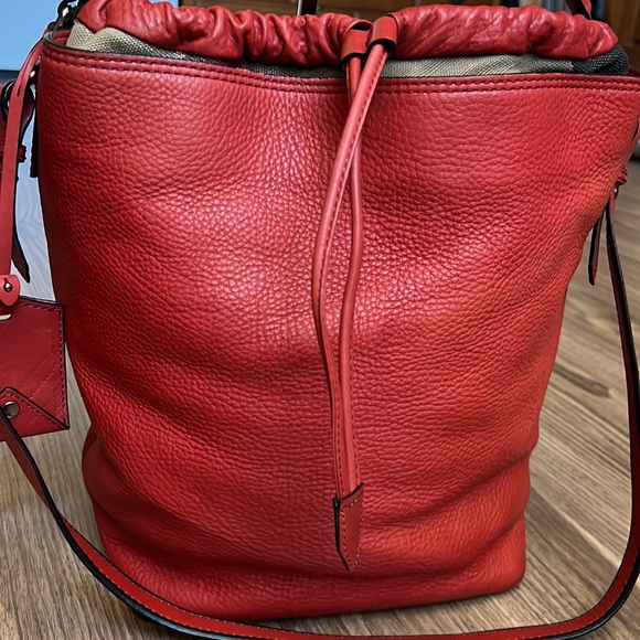 A45- 💯 % authentic Burberry shoulder bag - Picture 5 of 16